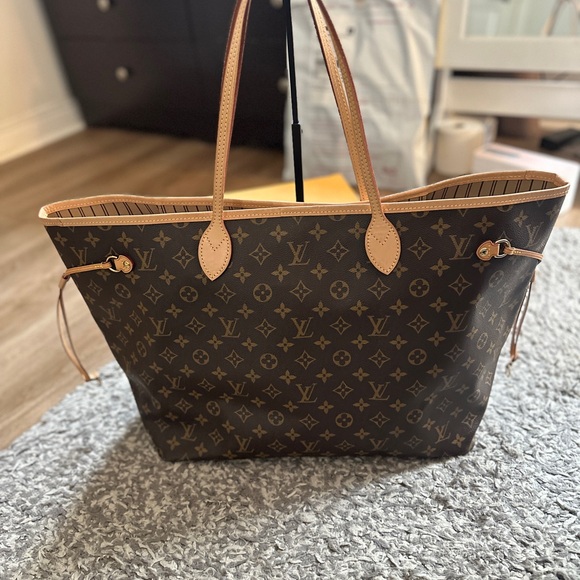 ❌SOLD❌Authentic Louis Vuitton Neverfull GM monogram - Picture 11 of 15